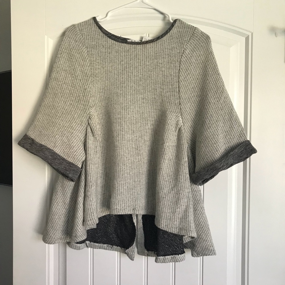 NWT 31roots SS Hi/Lo Flare Top Sz M